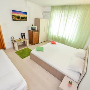 Aparthotel Center